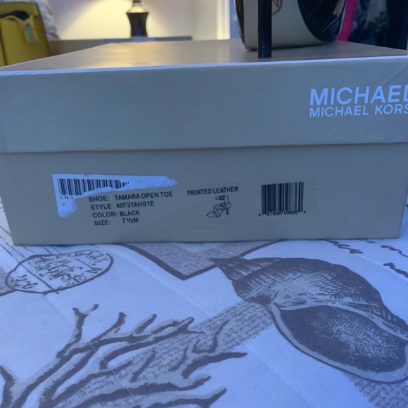 MICHAEL KORS - Picture 4 of 5